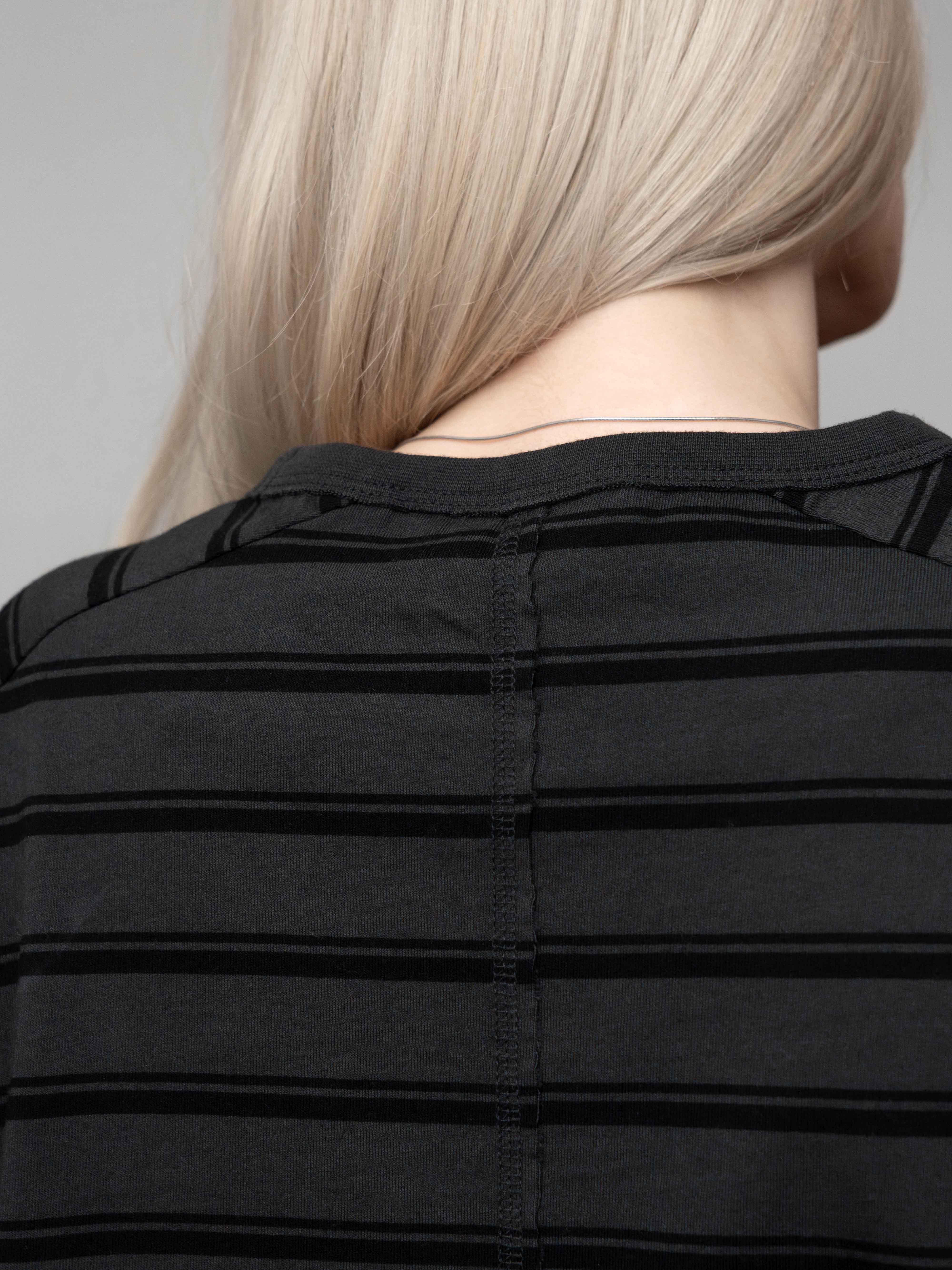 BAGGY LONGSLEEVE - BLACK STRIPED - Image 4