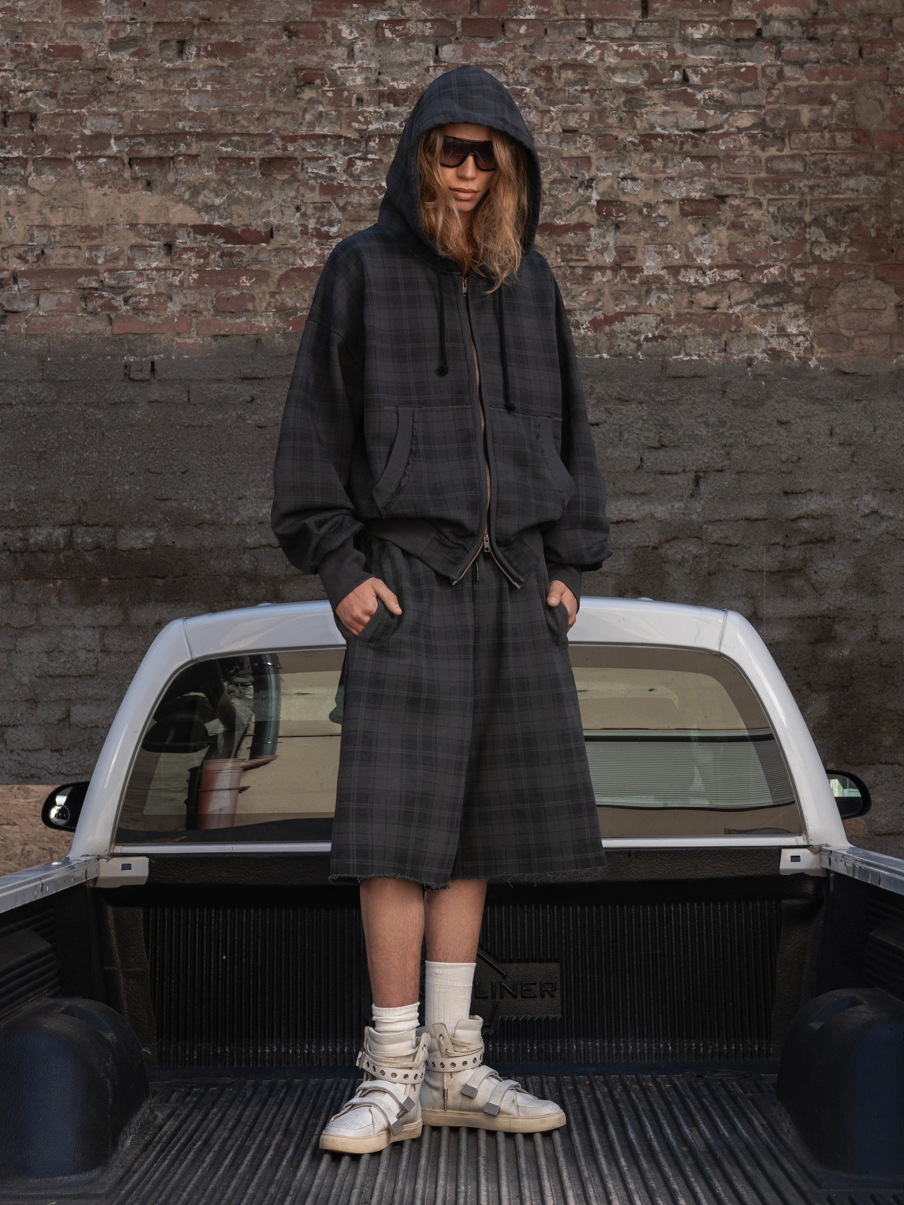 MAXI SHORTS - BLACK CHECKERED - Image 3
