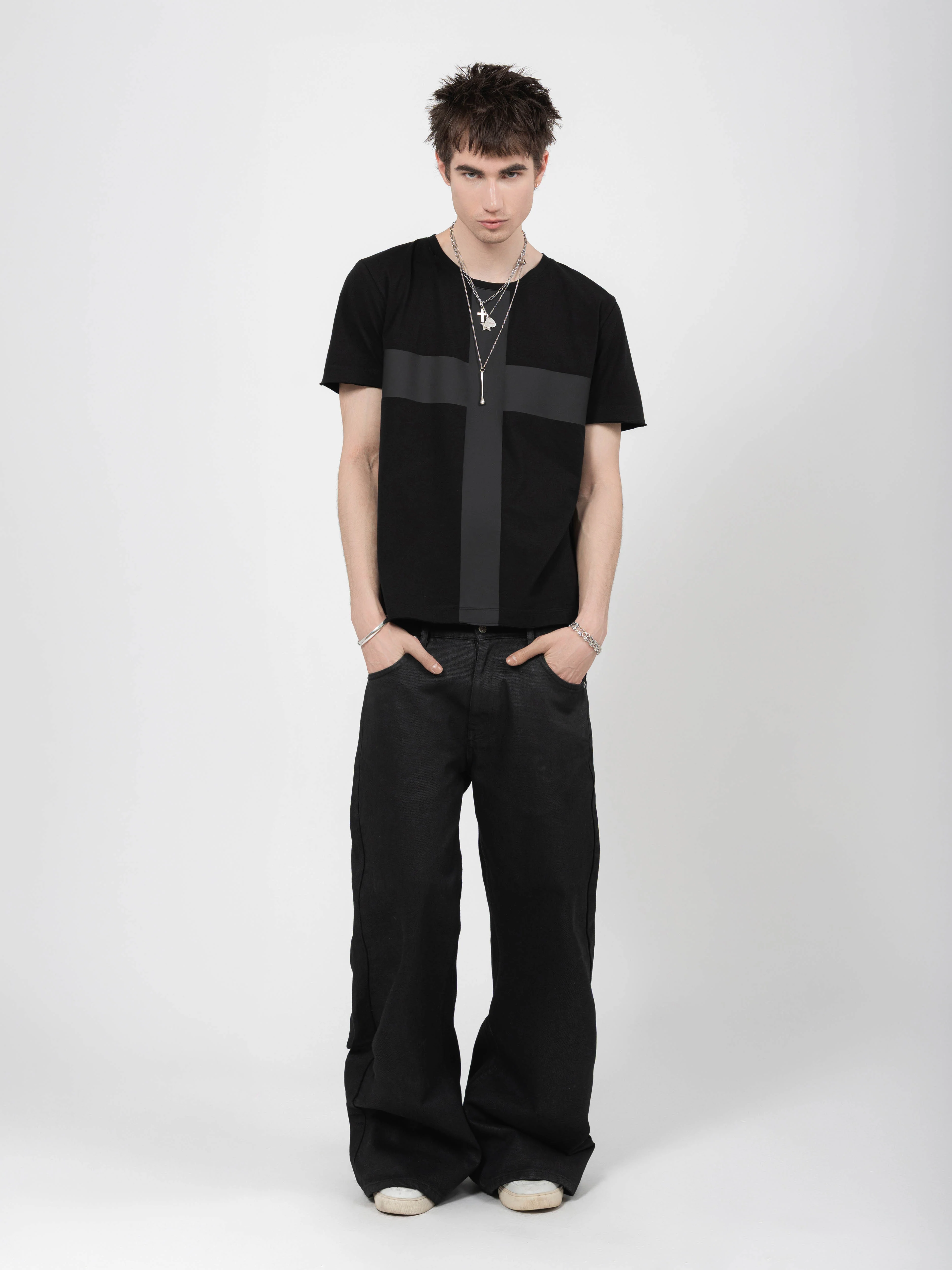 ROUND NECK TEE - BLACK TAPE - Image 3