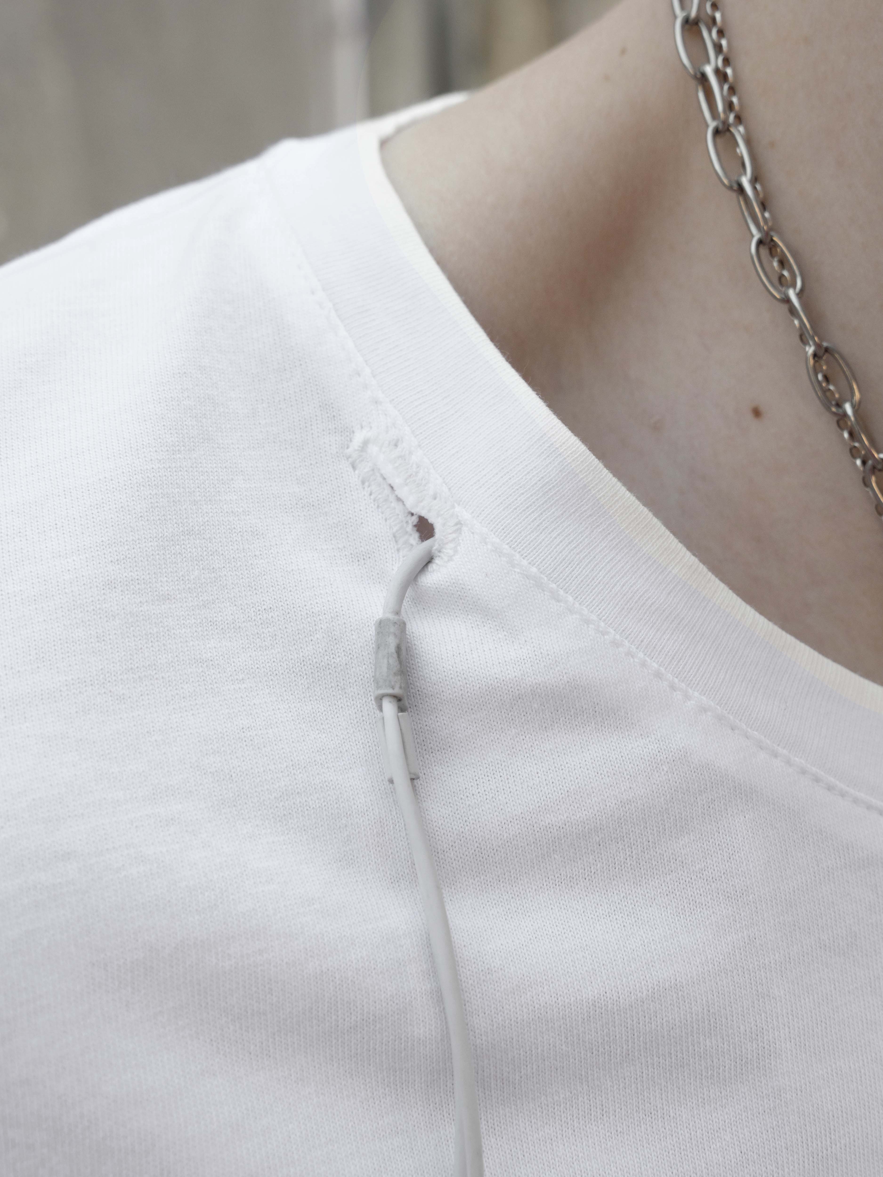 ROUND NECK TEE - WHITE - Image 3