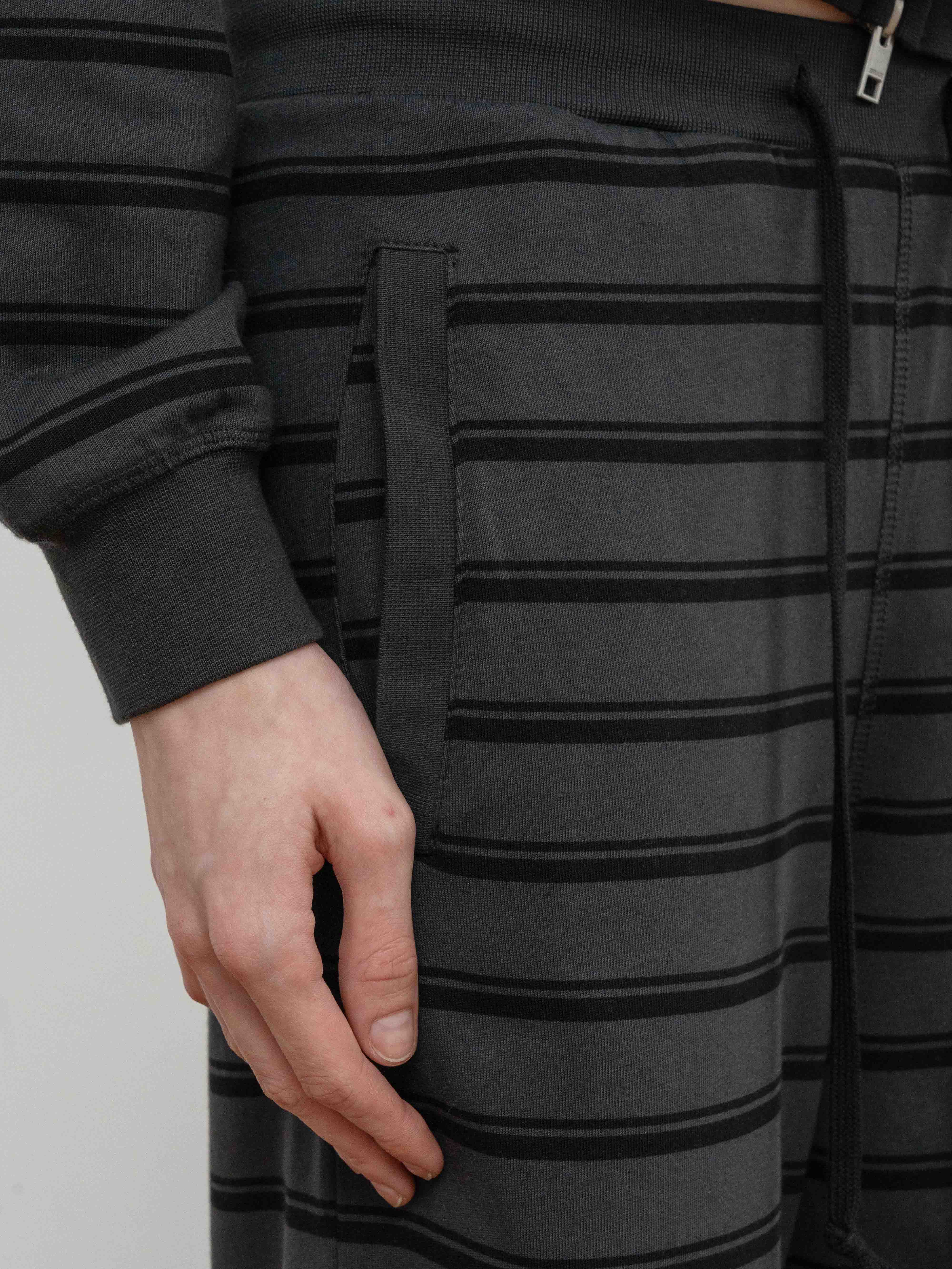 SLIM SWEATPANTS - BLACK STRIPED - Image 4