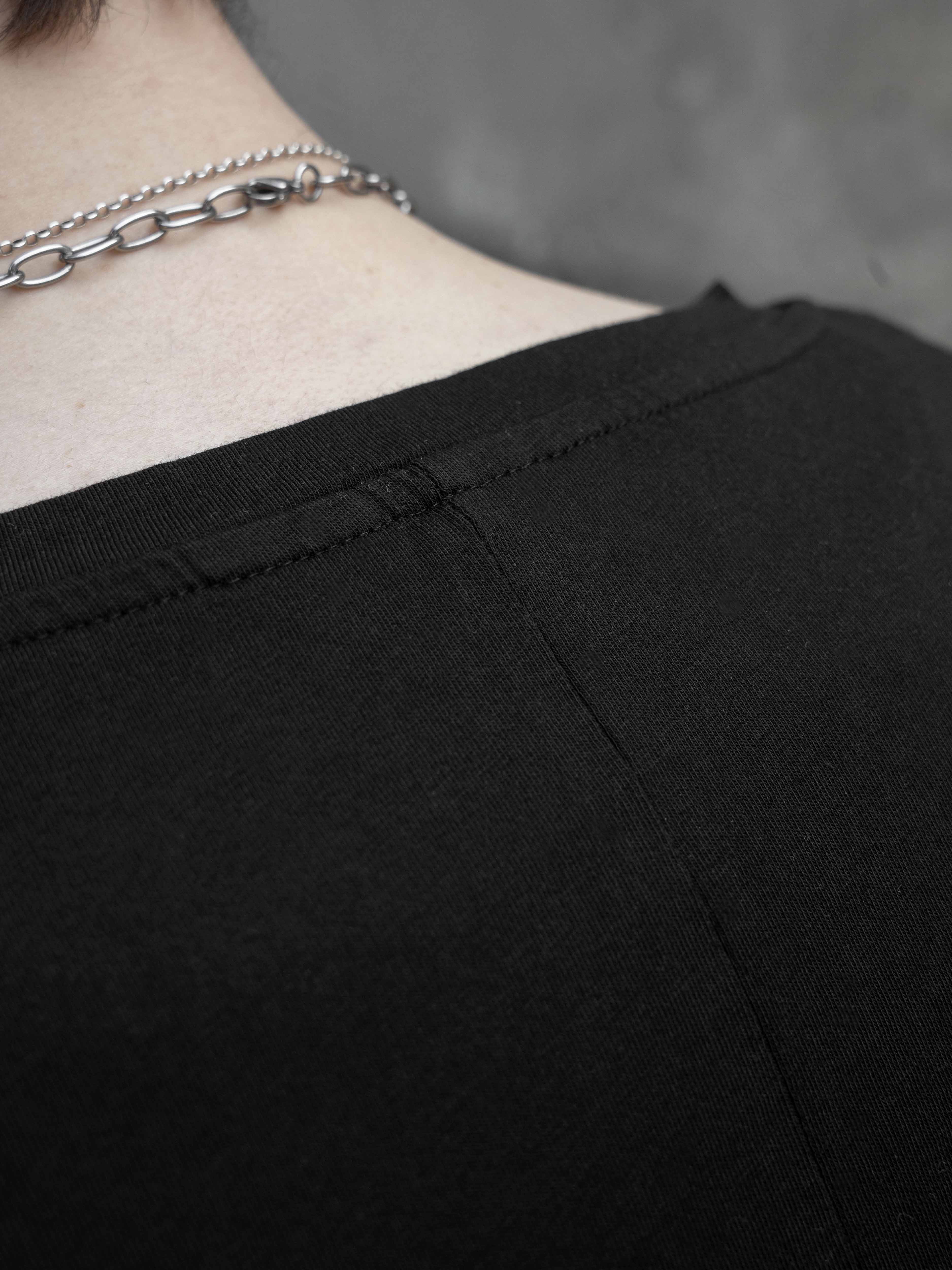 V-NECK TEE - BLACK - Image 4