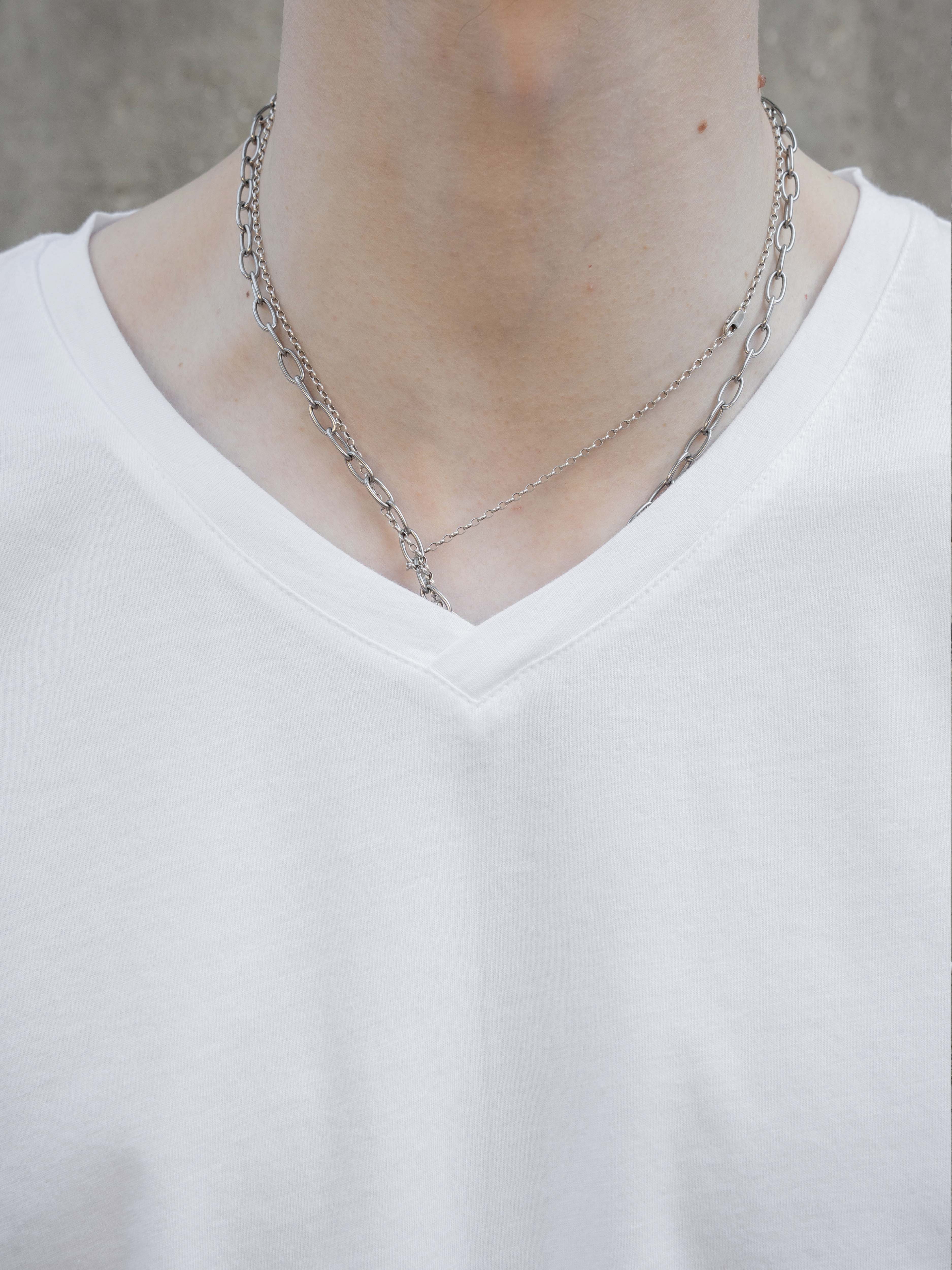 V-NECK TEE - WHITE - Image 3